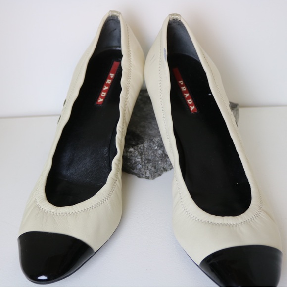 Prada Women's Cream and Black Heels - Picture 1 of 10